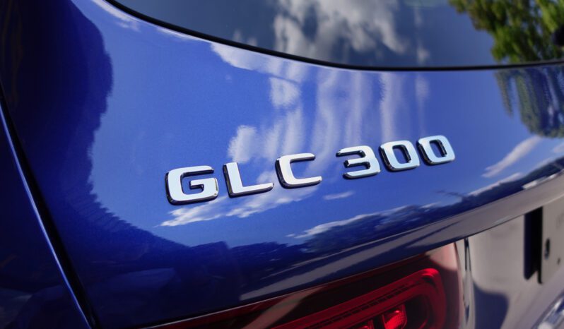 
								2021 Mercedes-Benz GLC300 4MATIC full									