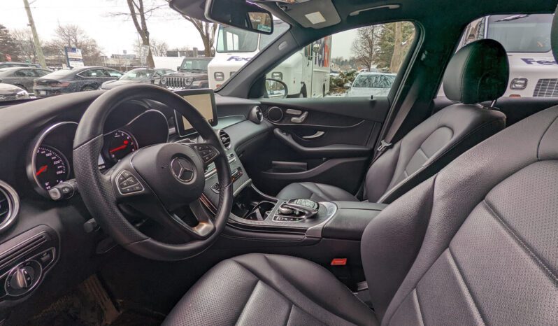 
								2018 Mercedes-Benz GLC300 4MATIC full									