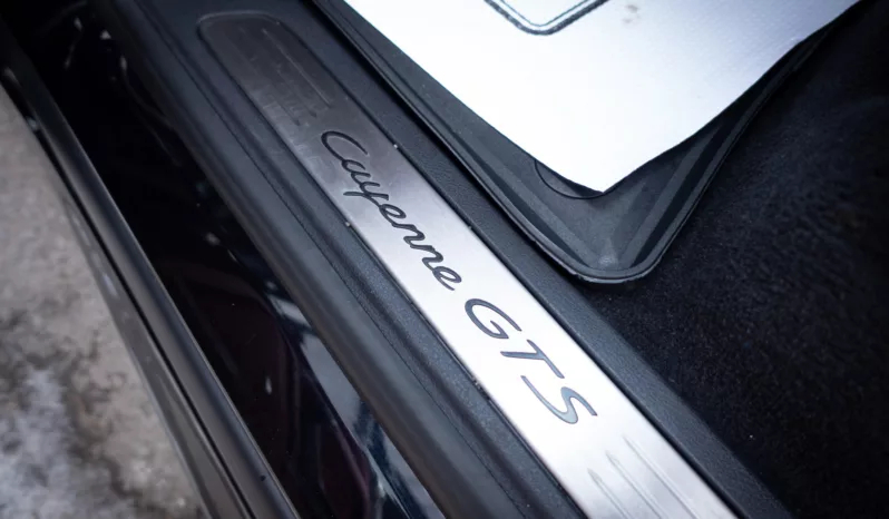 
								2017 Porsche Cayenne GTS full									