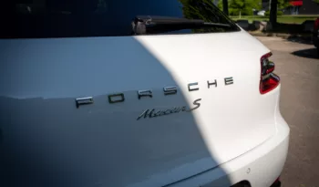 
									2017 Porsche Macan S full								