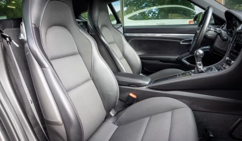 
								2017 Porsche 718 Cayman S 6-speed Manual full									