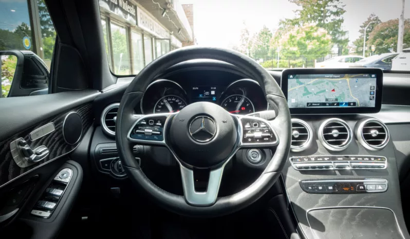 
								2020 Mercedes-Benz GLC300 4MATIC full									